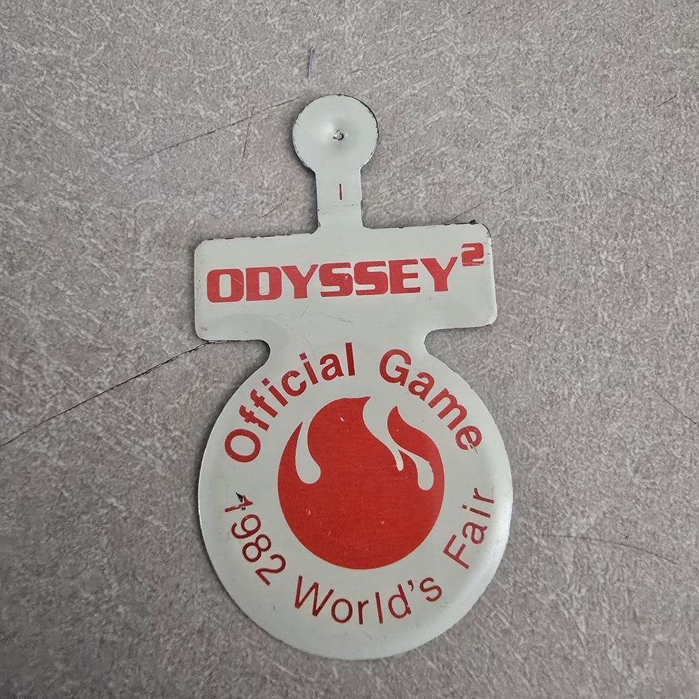Vintage Magnavox  Odyssey 2 Official Game 1982 World's Fair button Vtg‎